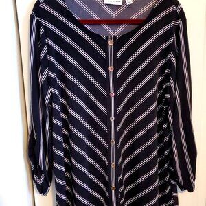 Susan Graver Women's blouse ,1X, Black and White stripes